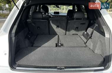 Внедорожник / Кроссовер Audi Q7 2017 в 
