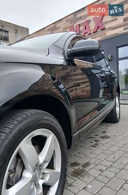 Позашляховик / Кросовер Audi Q7 2012 в 
