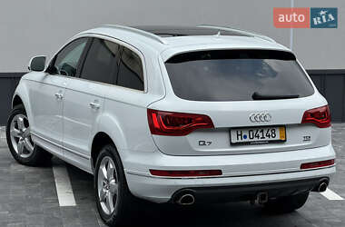 Позашляховик / Кросовер Audi Q7 2012 в 