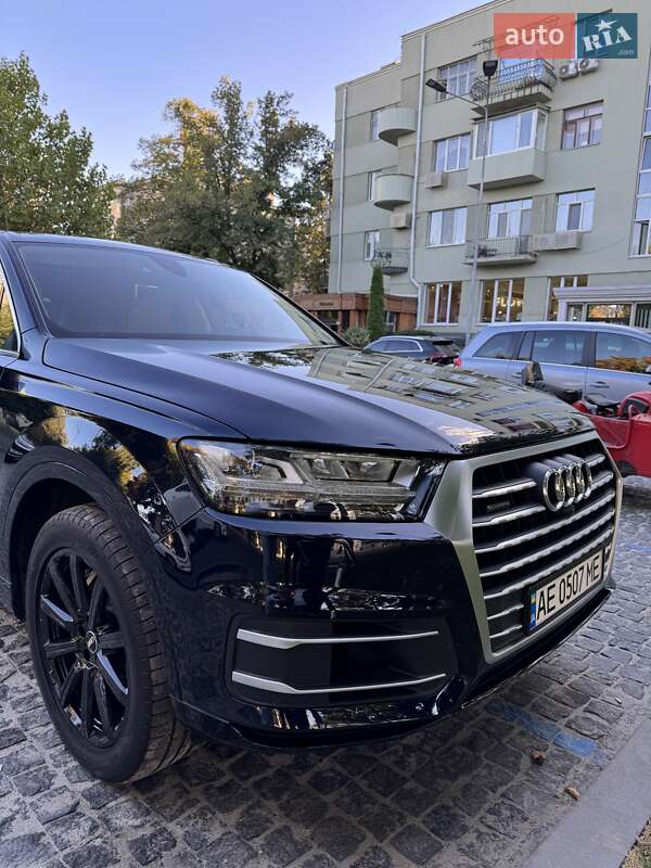 Внедорожник / Кроссовер Audi Q7 2016 в Днепре