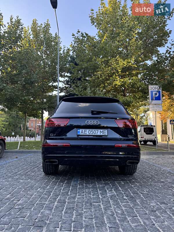 Внедорожник / Кроссовер Audi Q7 2016 в Днепре