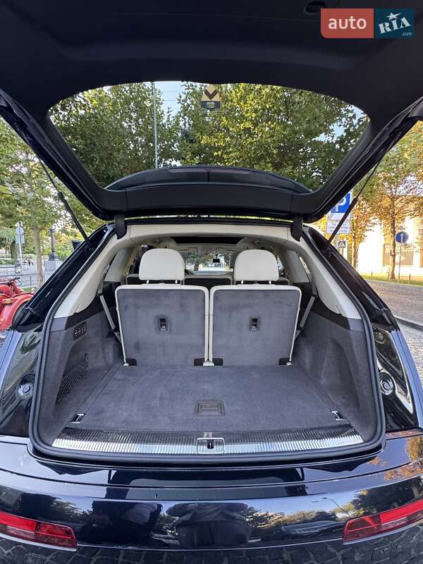 Внедорожник / Кроссовер Audi Q7 2016 в Днепре