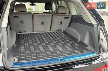 Внедорожник / Кроссовер Audi Q7 2019 в 