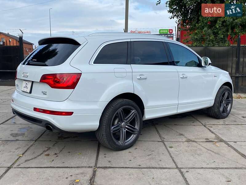 Позашляховик / Кросовер Audi Q7 2015 в Києві