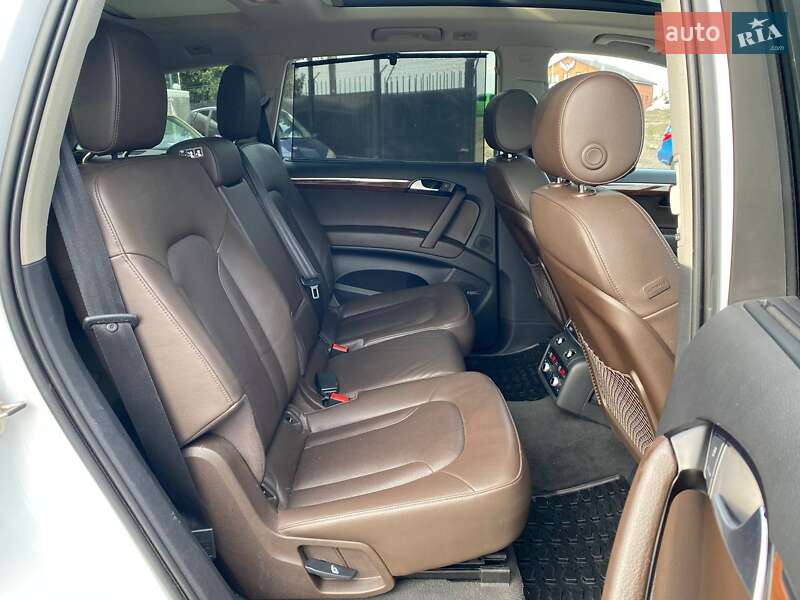Позашляховик / Кросовер Audi Q7 2015 в Києві