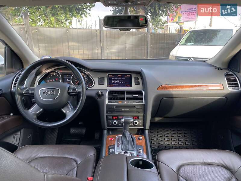 Позашляховик / Кросовер Audi Q7 2015 в Києві