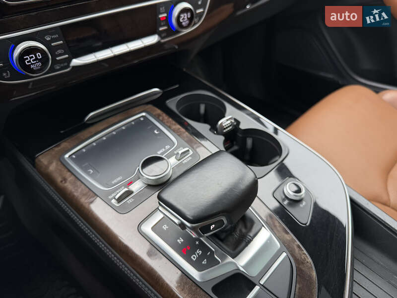 Позашляховик / Кросовер Audi Q7 2016 в Харкові