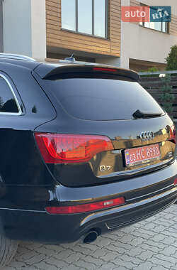 Внедорожник / Кроссовер Audi Q7 2014 в 