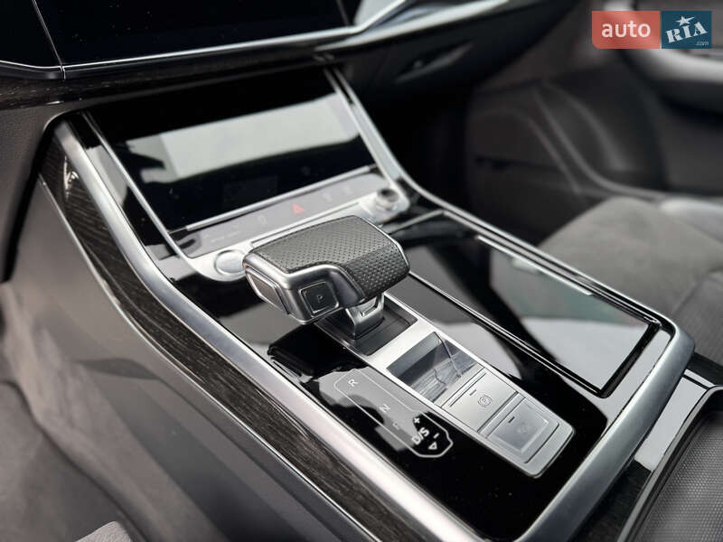 Позашляховик / Кросовер Audi Q7 2020 в Мукачевому
