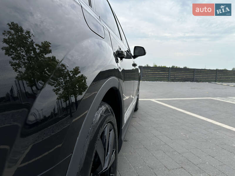 Внедорожник / Кроссовер Audi Q7 2015 в Мукачево