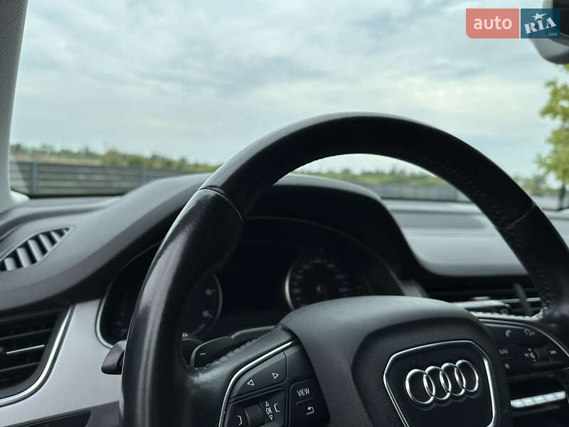 Внедорожник / Кроссовер Audi Q7 2015 в Мукачево