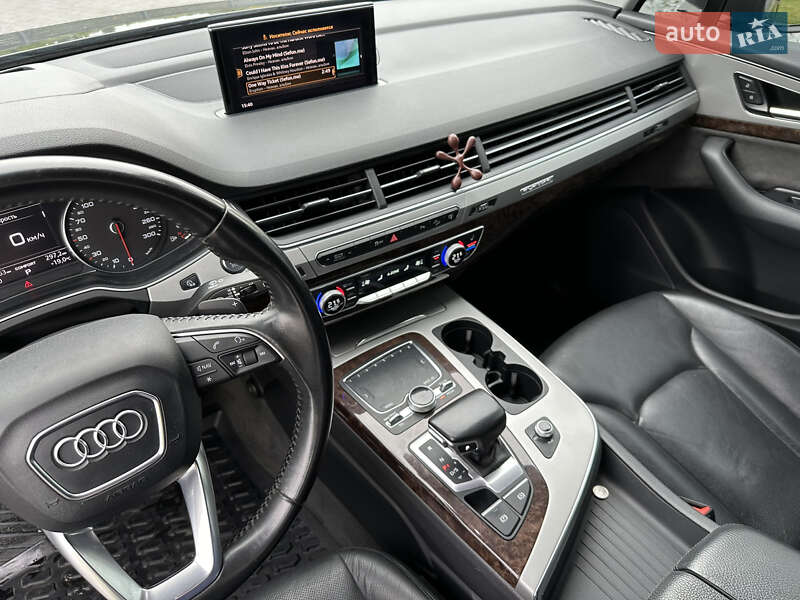 Внедорожник / Кроссовер Audi Q7 2015 в Мукачево