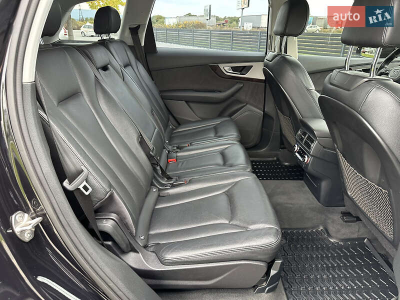 Внедорожник / Кроссовер Audi Q7 2015 в Мукачево