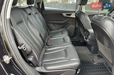 Внедорожник / Кроссовер Audi Q7 2015 в 