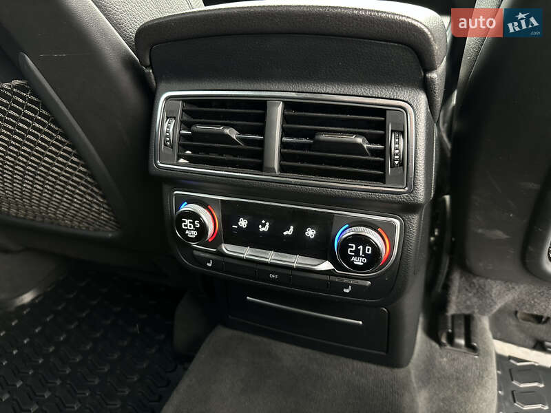 Внедорожник / Кроссовер Audi Q7 2015 в Мукачево