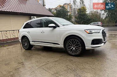 Внедорожник / Кроссовер Audi Q7 2021 в 