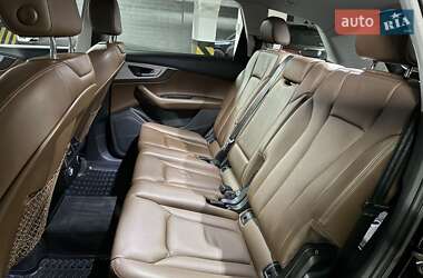 Позашляховик / Кросовер Audi Q7 2016 в 