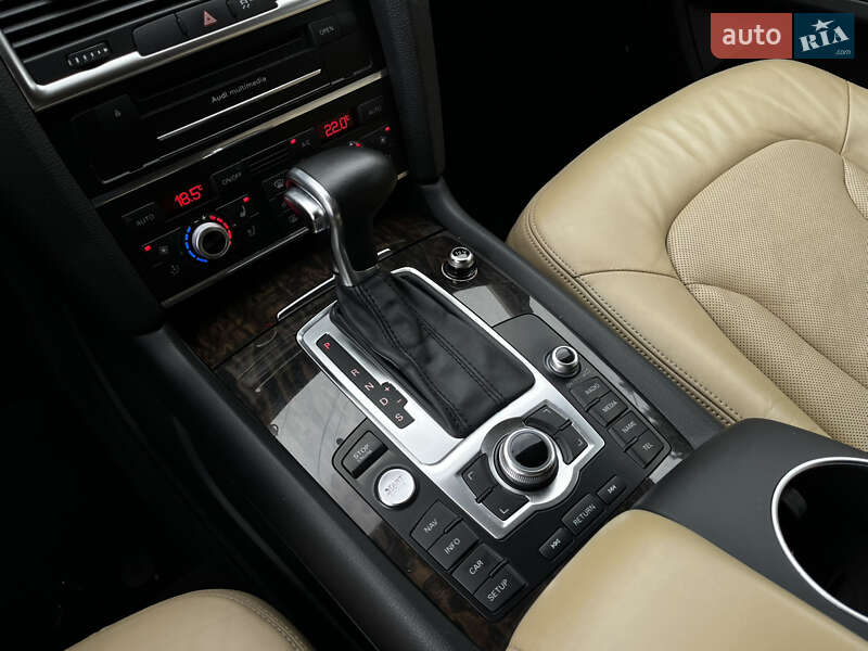 Позашляховик / Кросовер Audi Q7 2015 в Одесі