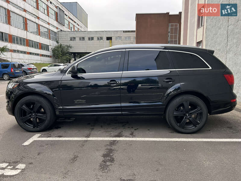 Позашляховик / Кросовер Audi Q7 2011 в Рівному