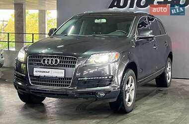 Внедорожник / Кроссовер Audi Q7 2015 в 