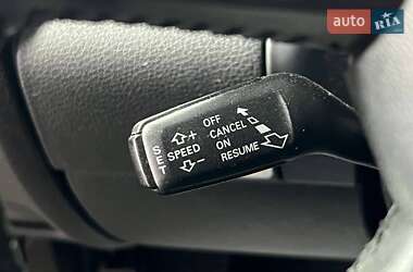 Внедорожник / Кроссовер Audi Q7 2015 в 