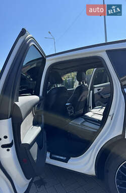Позашляховик / Кросовер Audi Q7 2017 в 