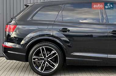 Позашляховик / Кросовер Audi Q7 2017 в 
