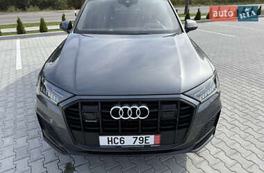 Позашляховик / Кросовер Audi Q7 2021 в 