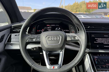 Позашляховик / Кросовер Audi Q7 2021 в 