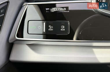 Позашляховик / Кросовер Audi Q7 2021 в 