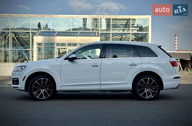 Внедорожник / Кроссовер Audi Q7 2017 в 