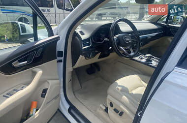 Позашляховик / Кросовер Audi Q7 2017 в 
