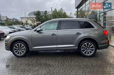 Внедорожник / Кроссовер Audi Q7 2016 в 