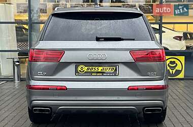 Внедорожник / Кроссовер Audi Q7 2016 в 