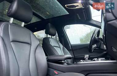 Внедорожник / Кроссовер Audi Q7 2016 в 