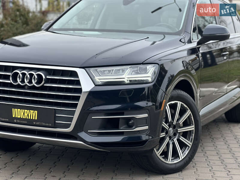 Позашляховик / Кросовер Audi Q7 2016 в Києві