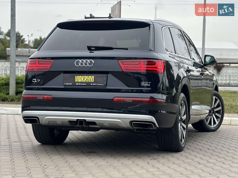 Позашляховик / Кросовер Audi Q7 2016 в Києві