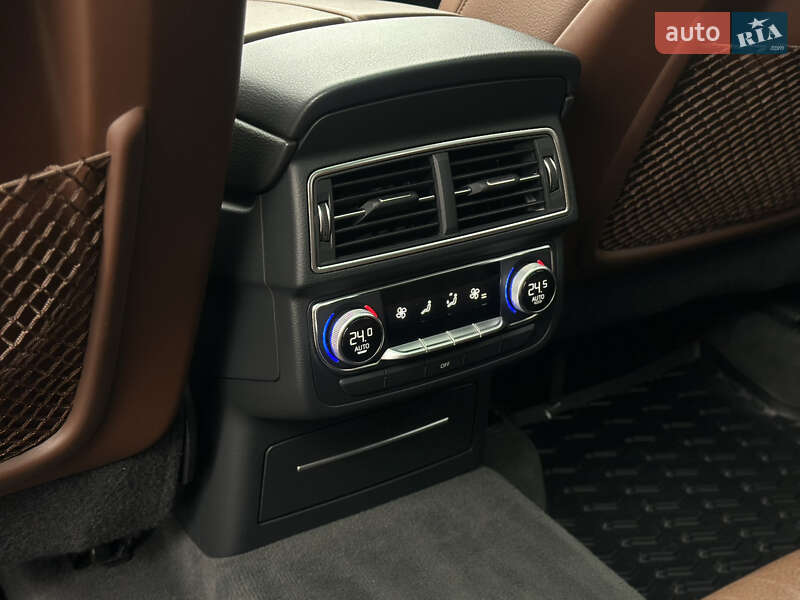 Позашляховик / Кросовер Audi Q7 2016 в Києві