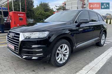 Позашляховик / Кросовер Audi Q7 2019 в 