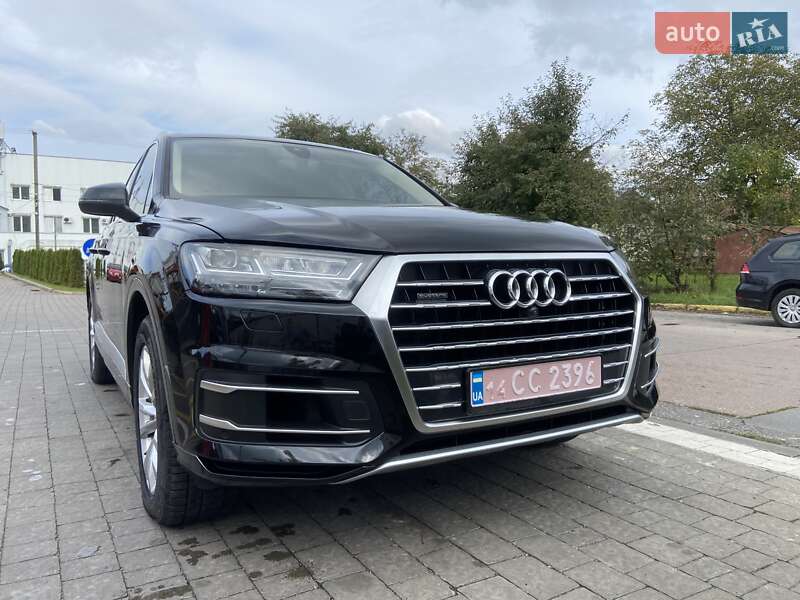 Позашляховик / Кросовер Audi Q7 2019 в Львові