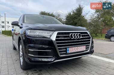 Позашляховик / Кросовер Audi Q7 2019 в 