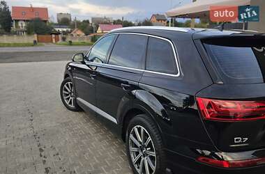 Внедорожник / Кроссовер Audi Q7 2017 в 