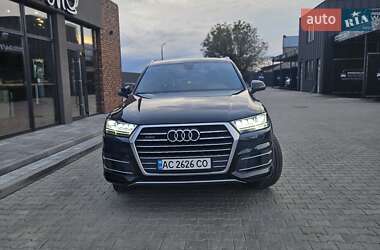Внедорожник / Кроссовер Audi Q7 2017 в 