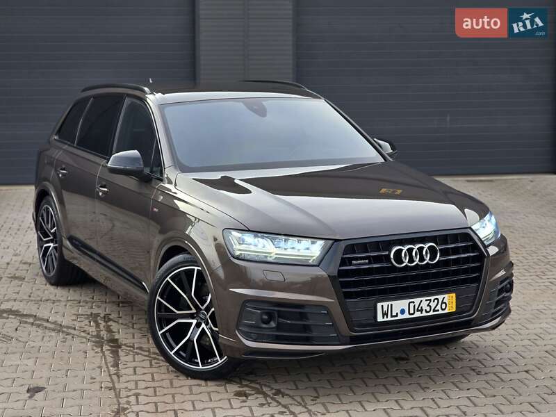 Позашляховик / Кросовер Audi Q7 2016 в Рівному