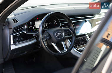 Позашляховик / Кросовер Audi Q7 2022 в 