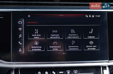 Позашляховик / Кросовер Audi Q7 2022 в 