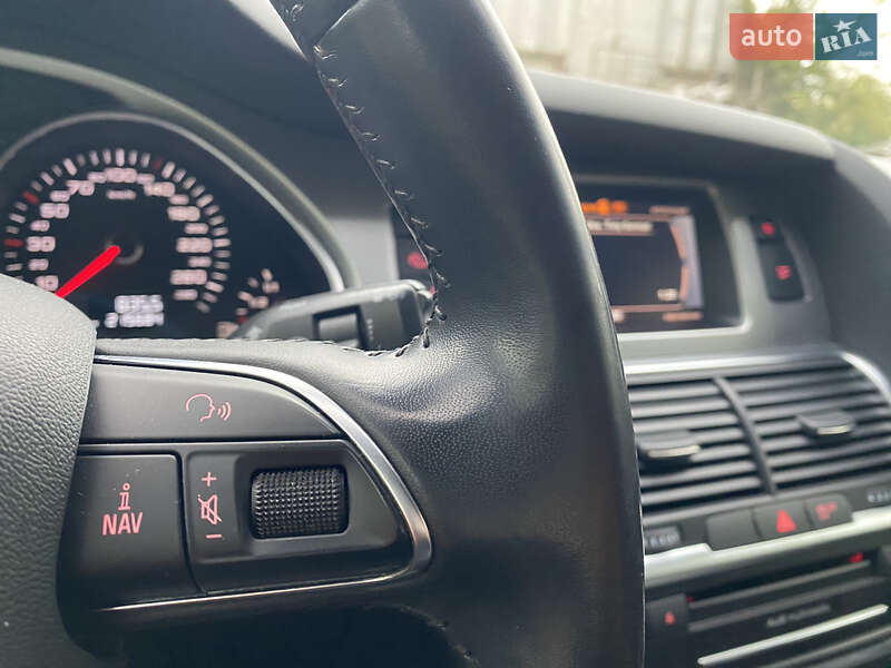 Позашляховик / Кросовер Audi Q7 2013 в Ірпені