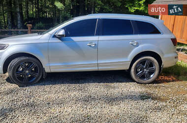 Позашляховик / Кросовер Audi Q7 2012 в 