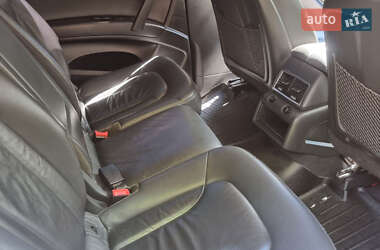 Позашляховик / Кросовер Audi Q7 2012 в 