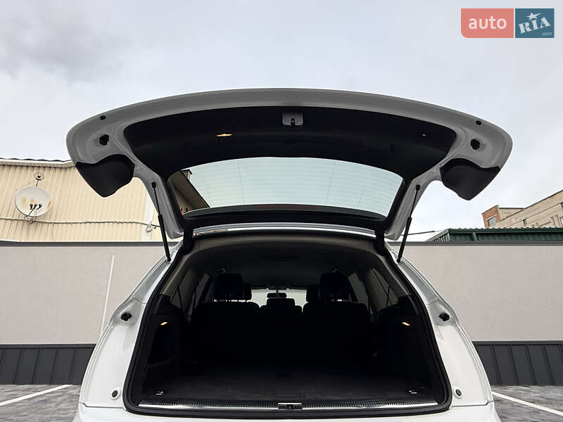 Внедорожник / Кроссовер Audi Q7 2012 в Ровно